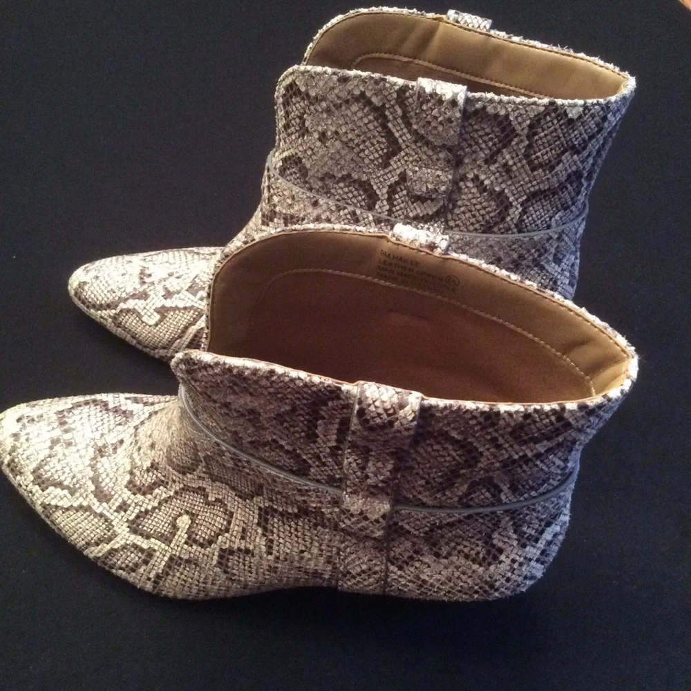 AEROSOLES nwot martha